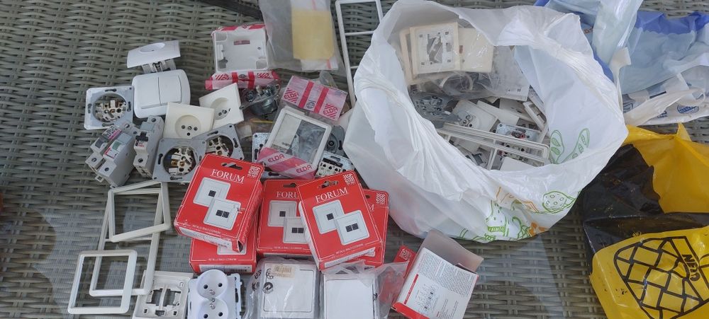 Gniazdka włączniki internetowe ramki Forum