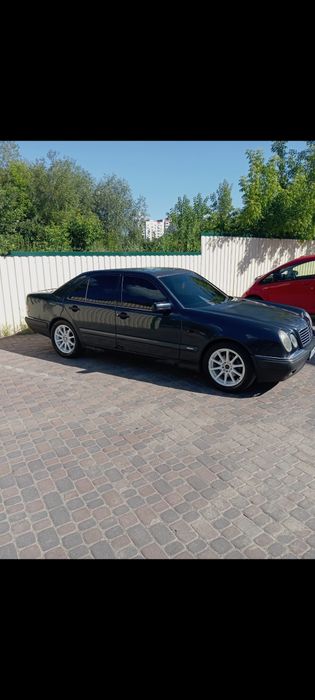 Продам Мерседес Е230