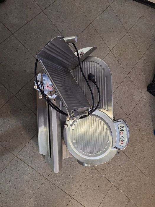 Automatyczna krajalnica do wedlin Maga S612p