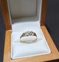 złoty pierścionek, żółte i białe złoto 2G 585 R.21