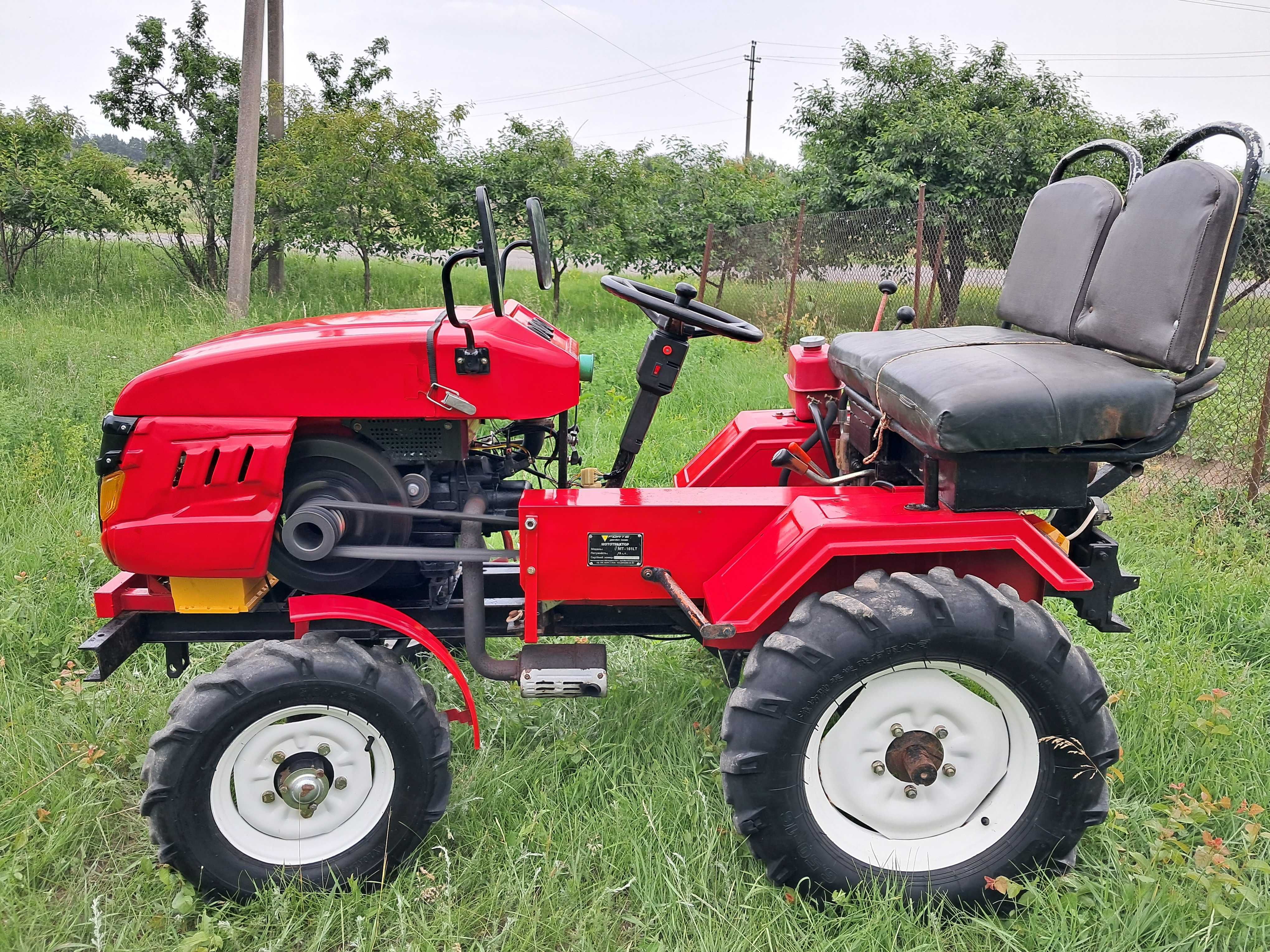 МініТрактор FORTE MT-161LT 15л.с в комплекті фреза, копалка, косілка.