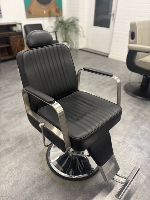 Fotel barberski czarny