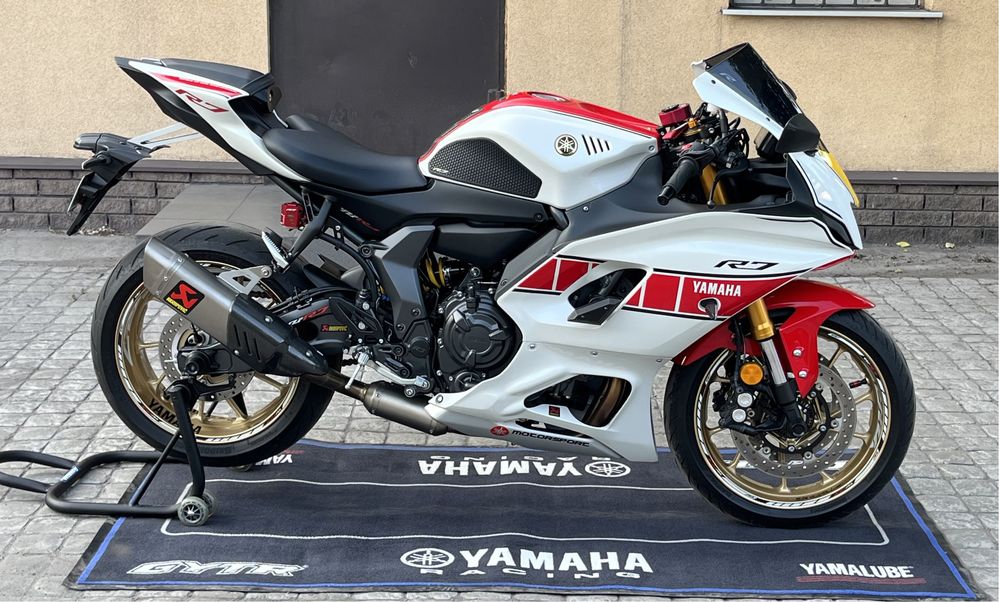 Спортбайк Yamaha YZF R7 2023 Akrapovic ямаха р7 мт-07 мт-09