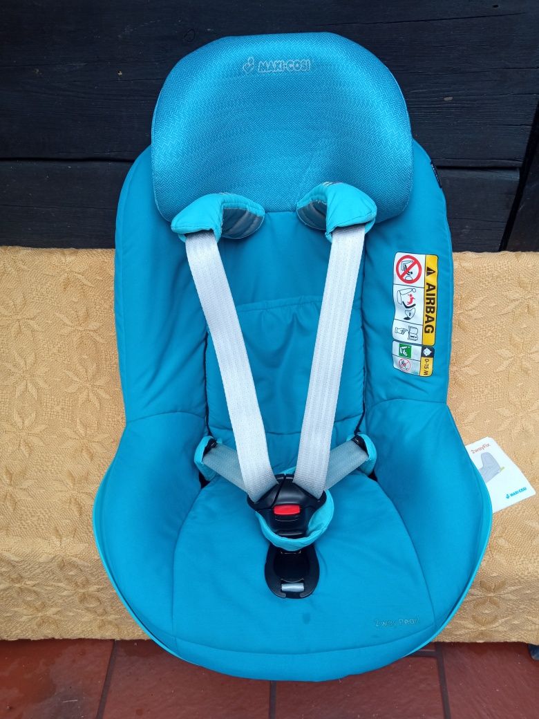 Fotelik samochodowy Maxi Cosi 2way Pearl z baza ISOFIX