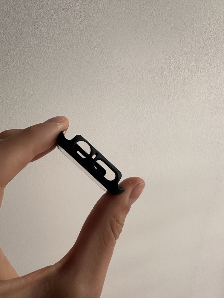 Etui Apple Watch 40 mm czarna ramka