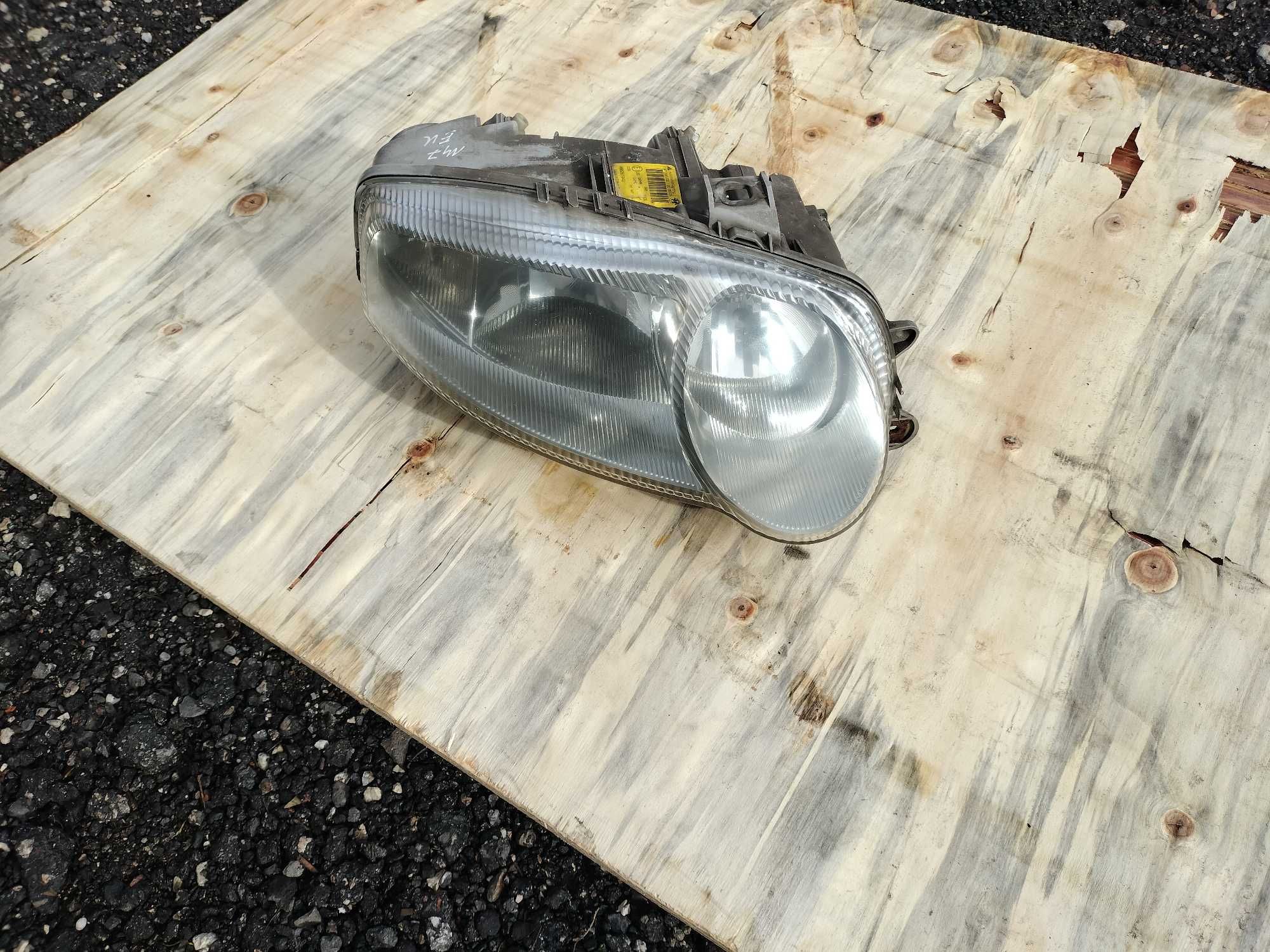 Lampa reflektor prawy przód Alfa Romeo 147 oryginał Europa 00-04