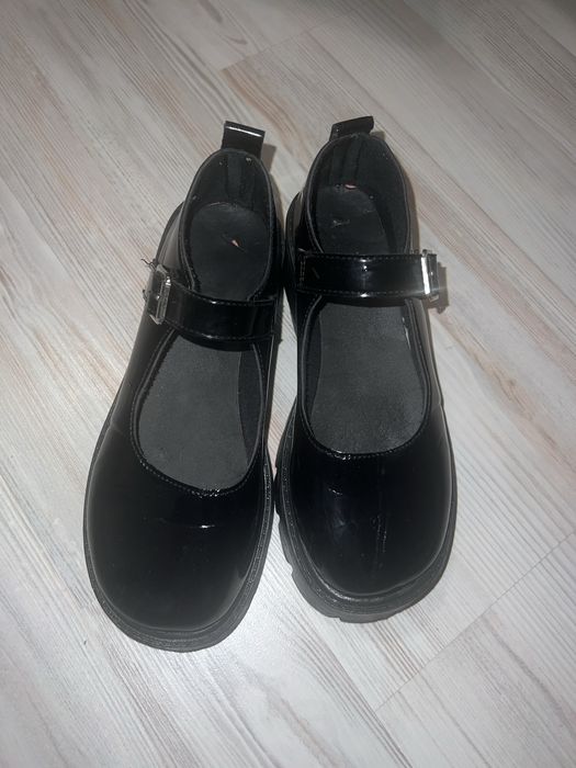 Туфлі в стилі лоліта