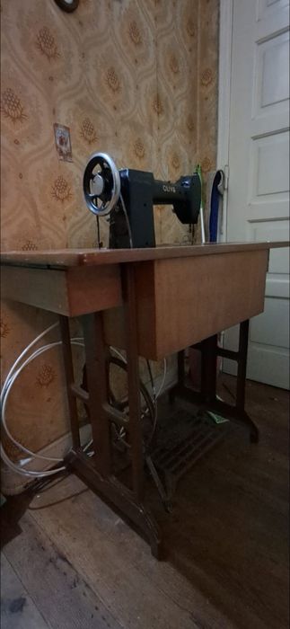 Máquina de costura OLIVA modelo CL45