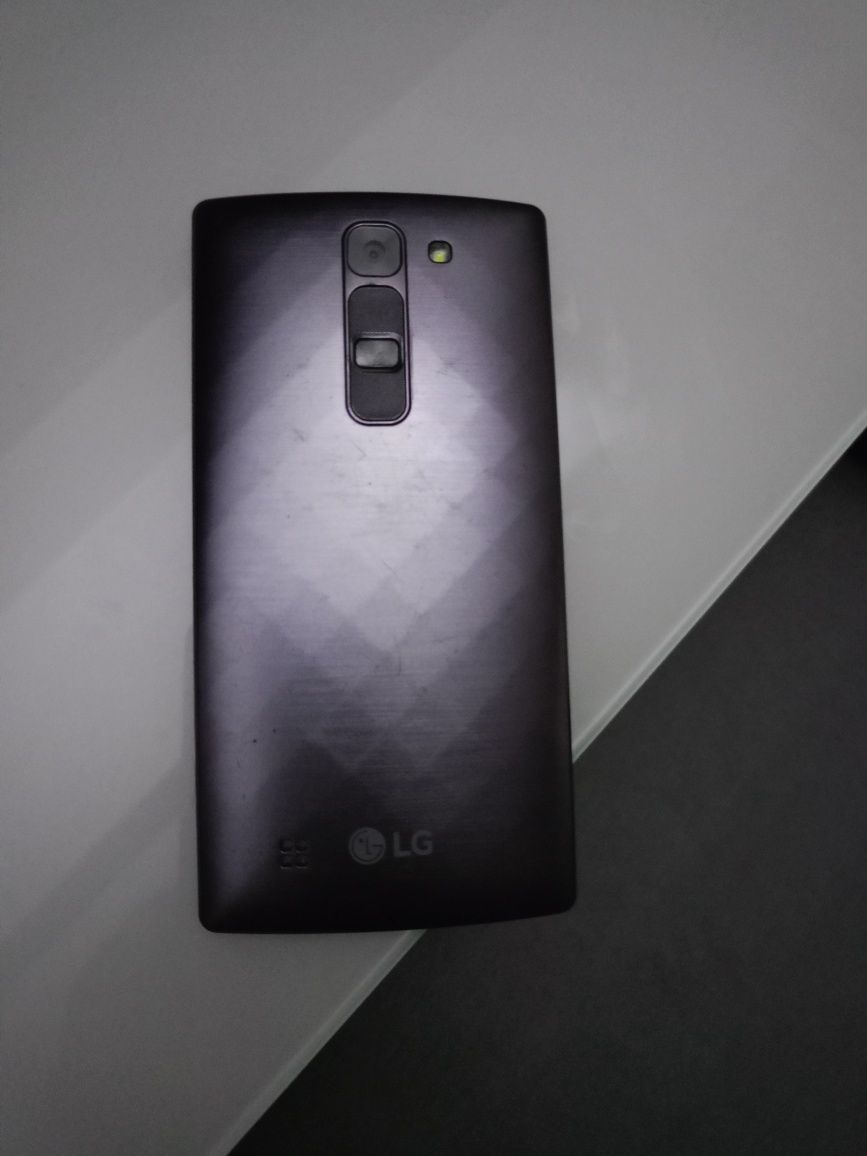 Sprzedam telefon LG