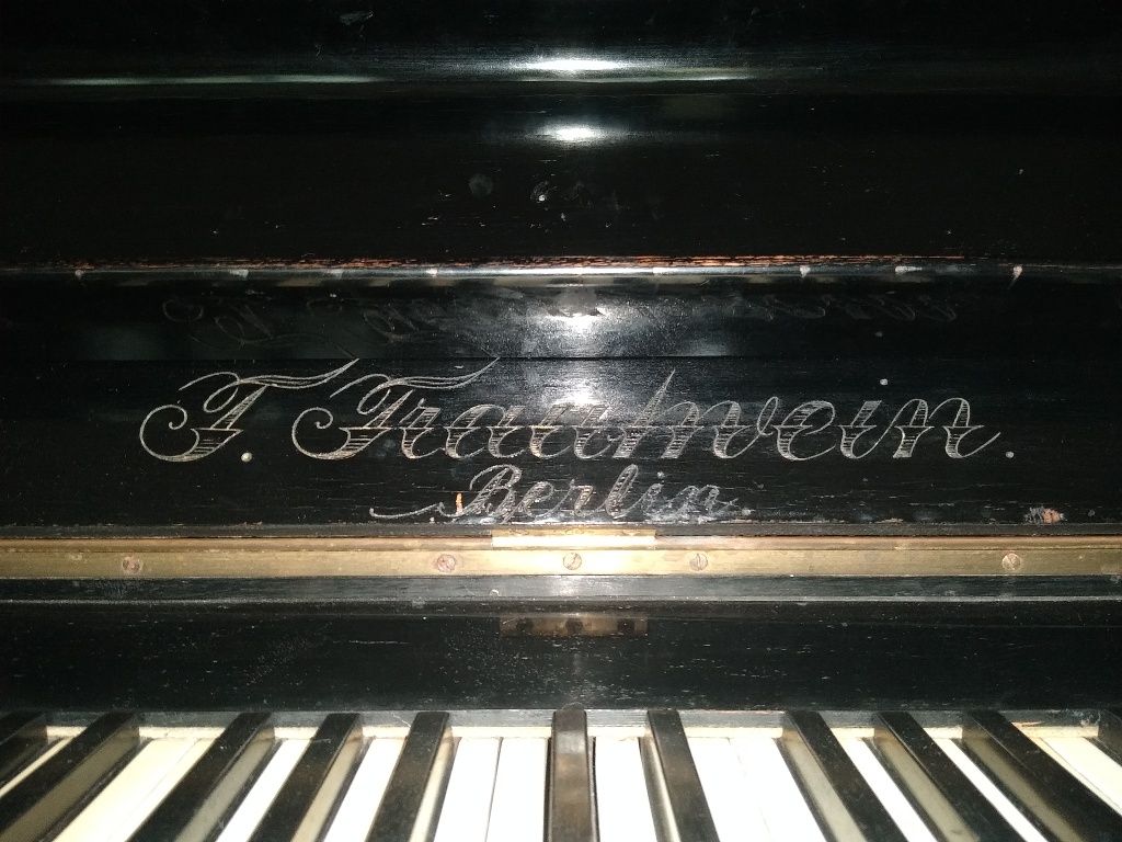 Pianino zabytkowe Trautwein Berlin