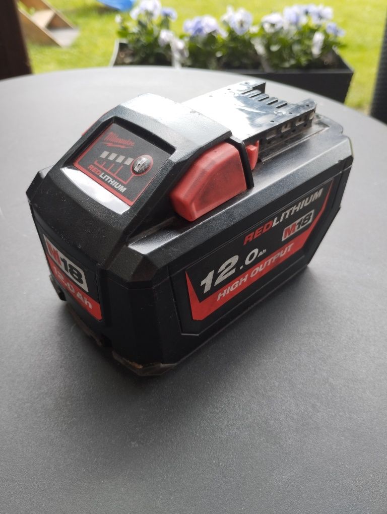 Bateria Milwaukee M18 12.0 Ah