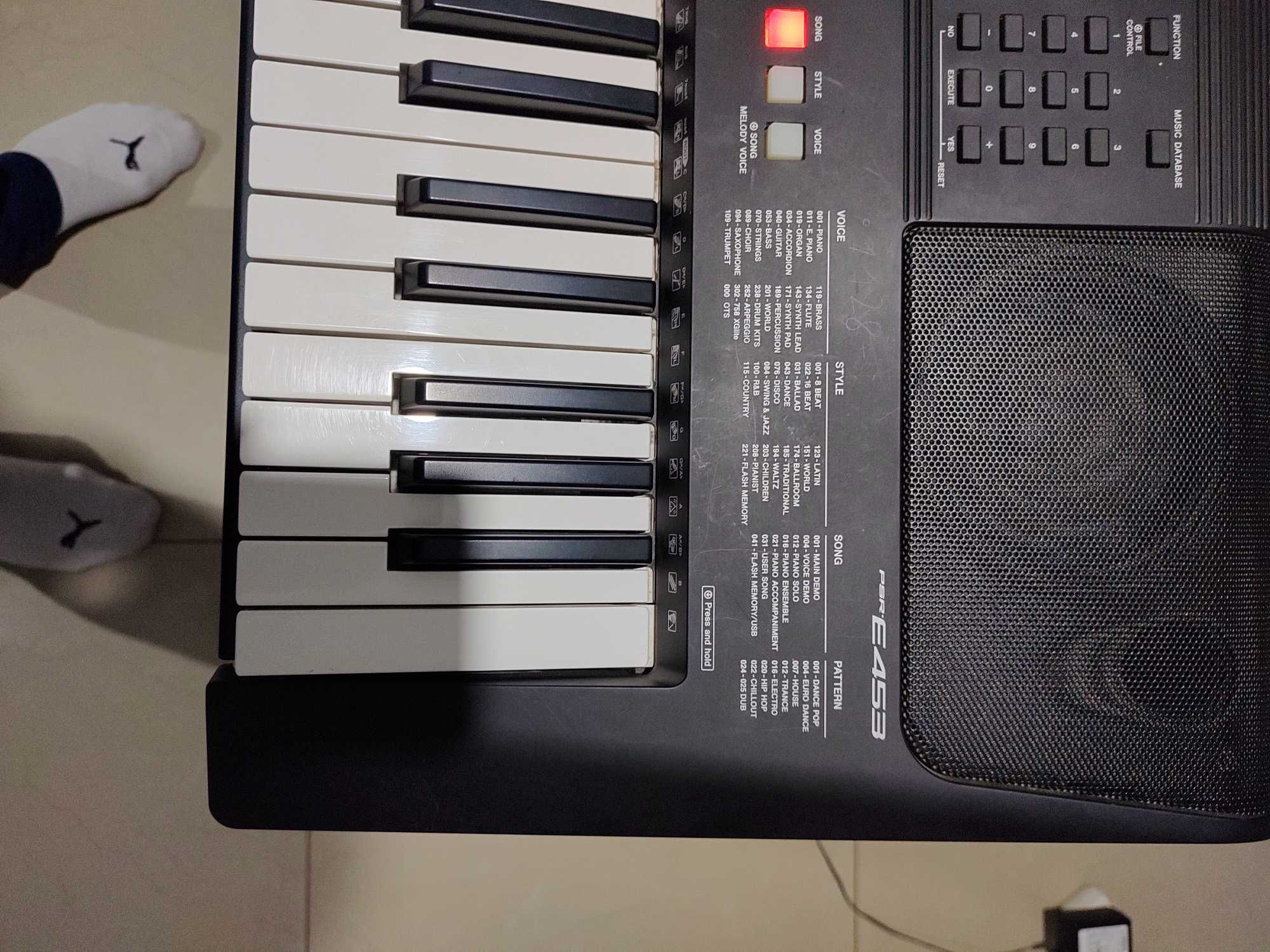 Keyboard Yamaha PSR E 453