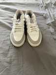 Tenis Adidas.