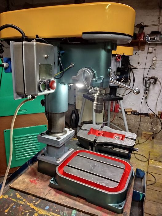 Wiertarka ws15.po kapitalnym remoncie, z oświetleniem i imadłem.