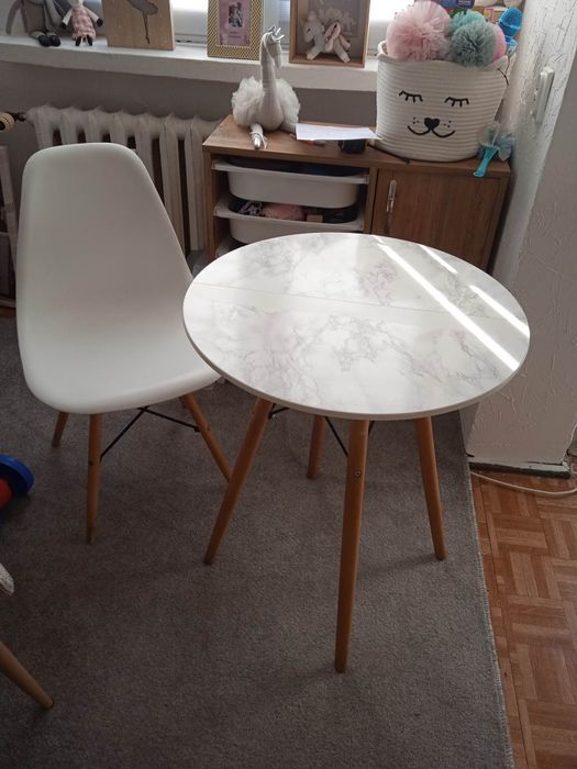 Stół i krzesło zestaw