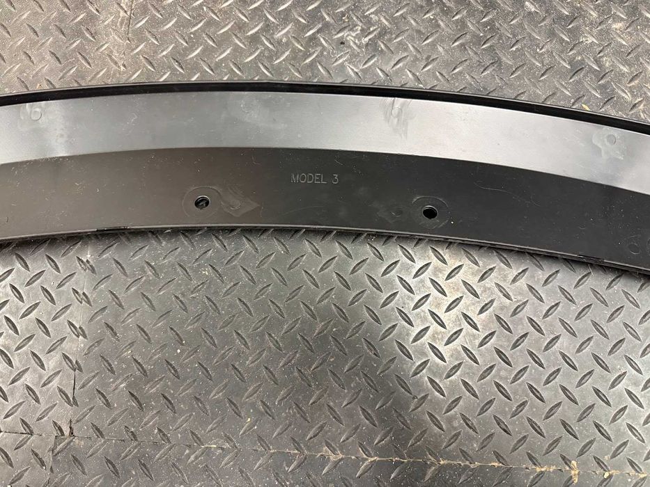 Spoiler Lip frente Tesla Model 3