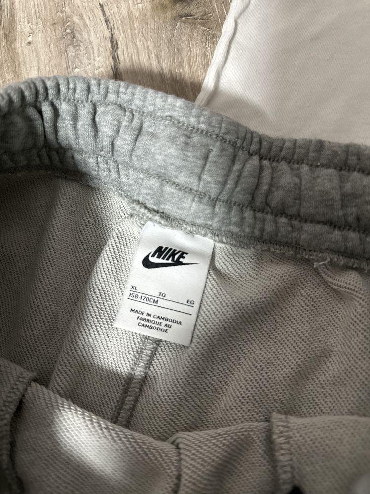 Костюм Nike оригинал, на мальчика подростка!