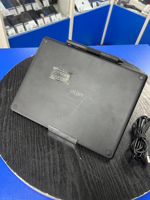Графічний планшет Wacom intuos CLT-6100Wl