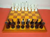 Шахматы большие
Доска 42#42
Состояние новых,без дефектов
Цен