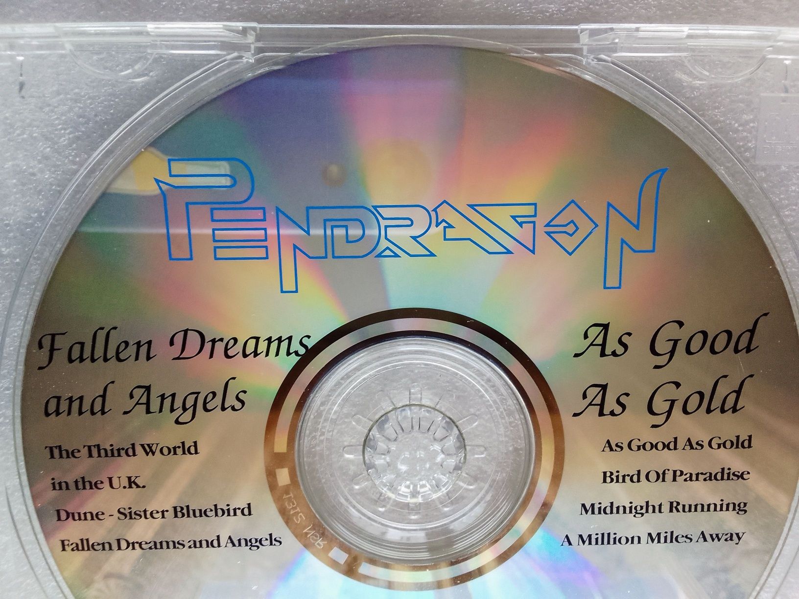 PENDRAGON "Fallen Dreams and Angels". CD Audio.
