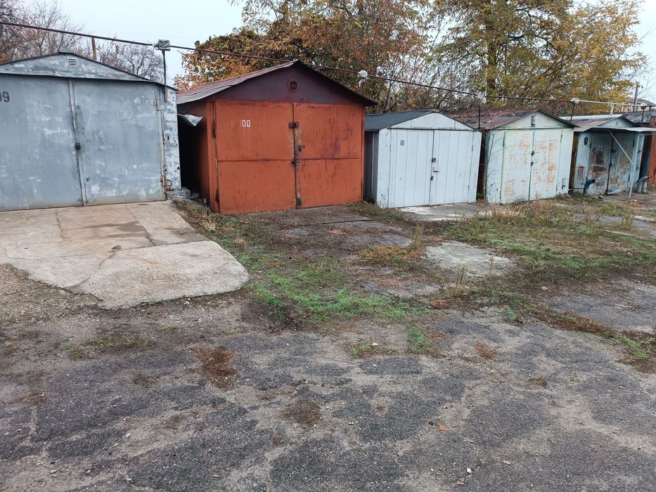 Гараж в ГК авто-5, номер гаража 100, без долгов, обложен. Хлебзавод