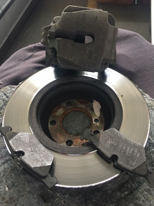 Travagem frontal BMW 520d F10 e F11 de 330mm