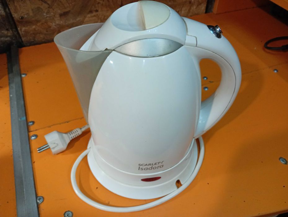 Продам Электрочайник SCARLETT SC-1029