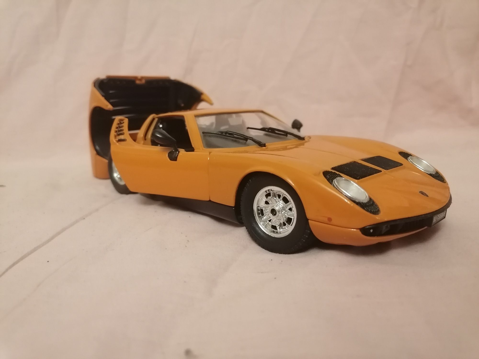 Lamborgini miura 1/18