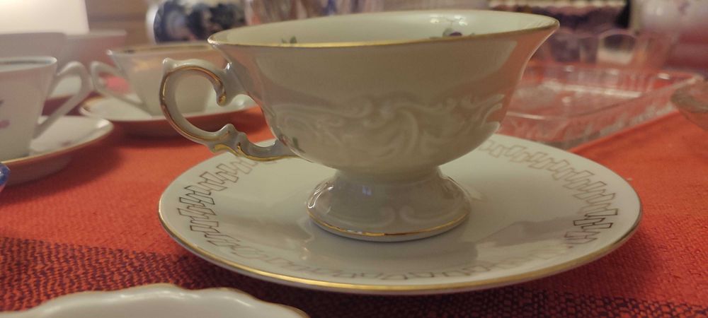 Dużo Różnego szkła kryształ i Porcelany