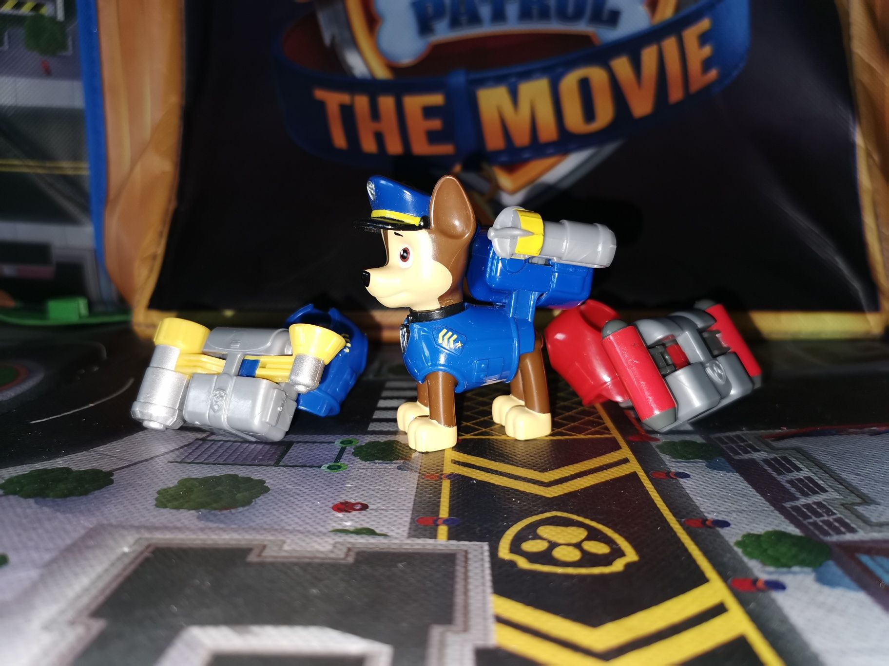 Duża Figurka psi patrol Chase, pies policyjny, wymienne ubranie
