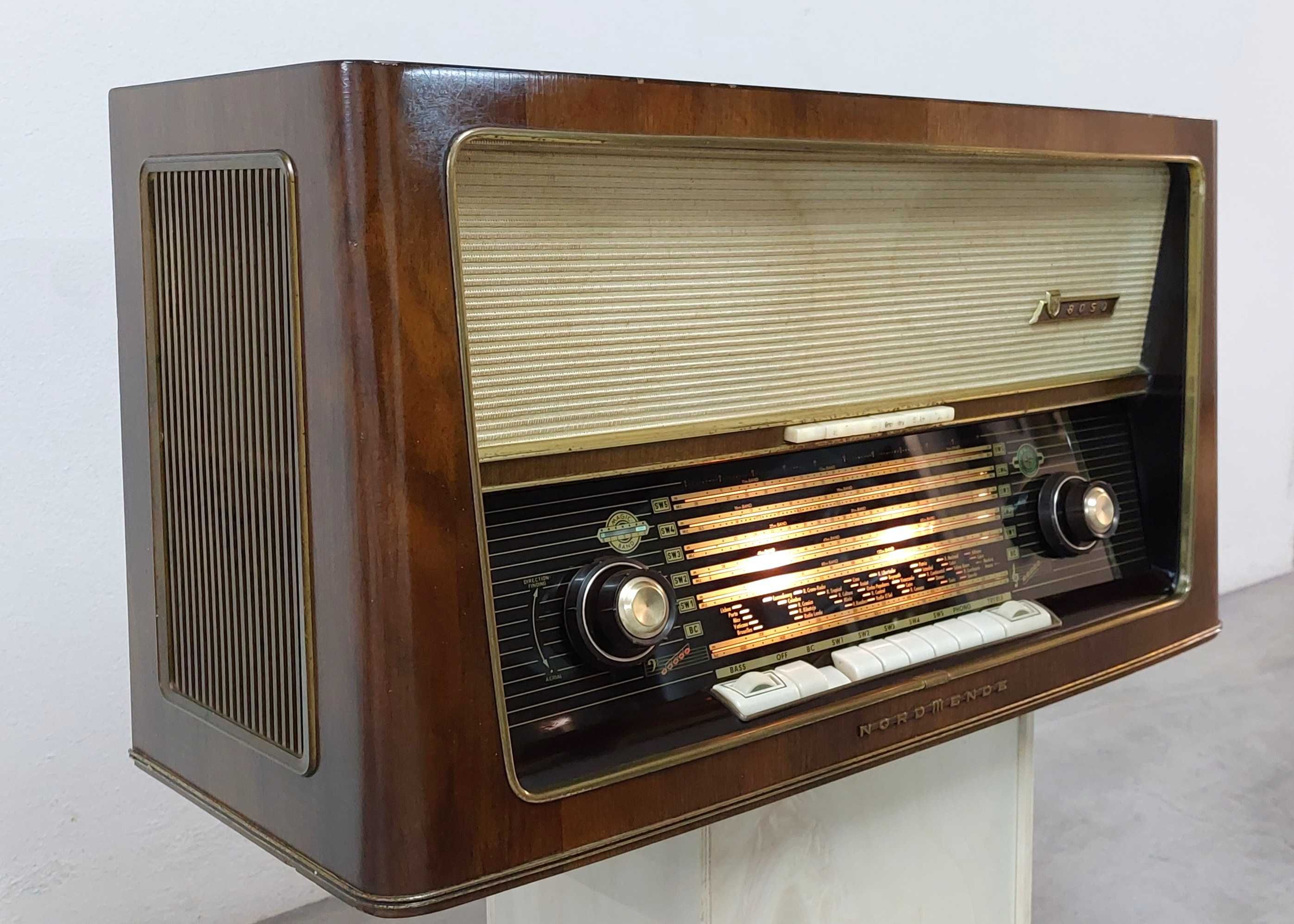 Rádio antigo NORDMENDE 8050