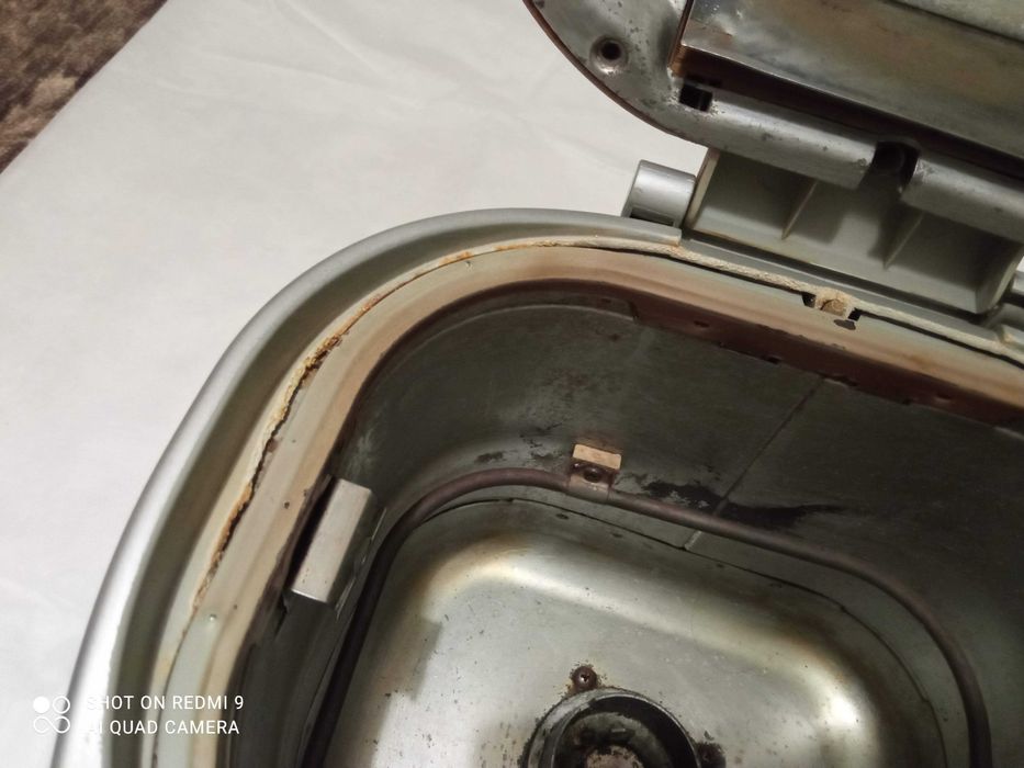 Хлібопічка італійська Delonghi BDM 755.S