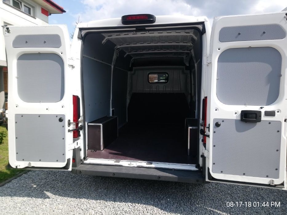 Zabudowa samochodu auta busa dostawczego Citroen Jumper L2H2