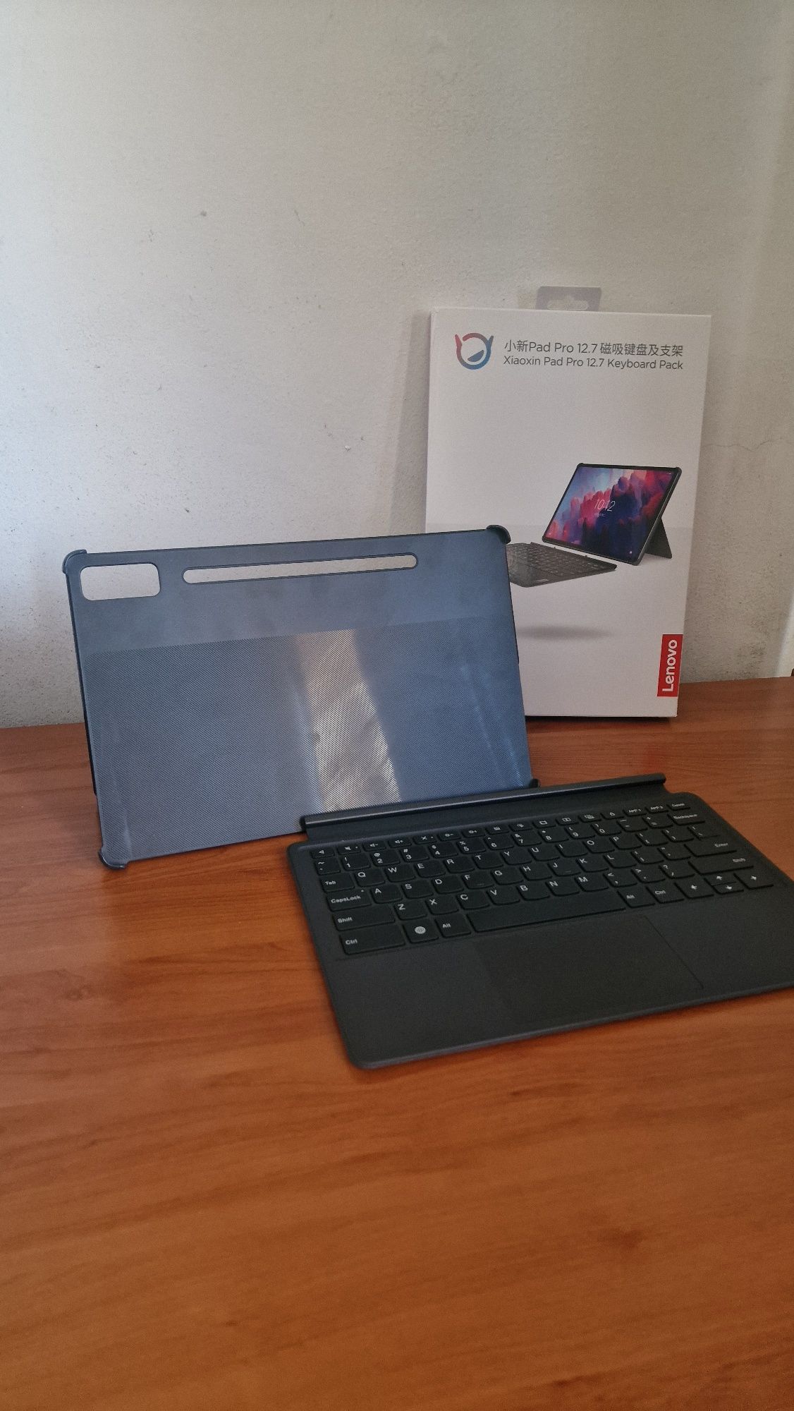 CAPA TECLADO Lenovo P12 12,7"