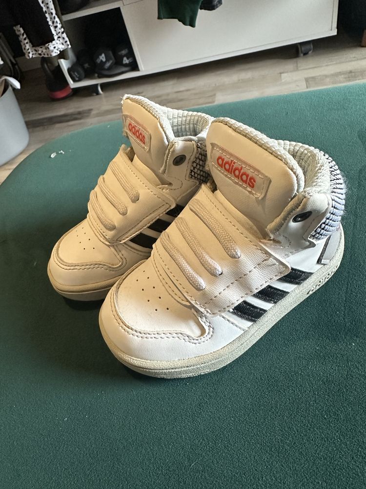 Buty Adidas Hoops rozmiar 23