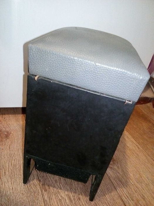 подлокотник на Skoda Fabia