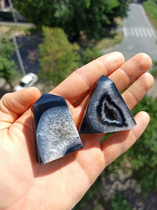 Натуральні мінерали,обеліск,вежа,кристал,куля,фігурка,каміння,камні