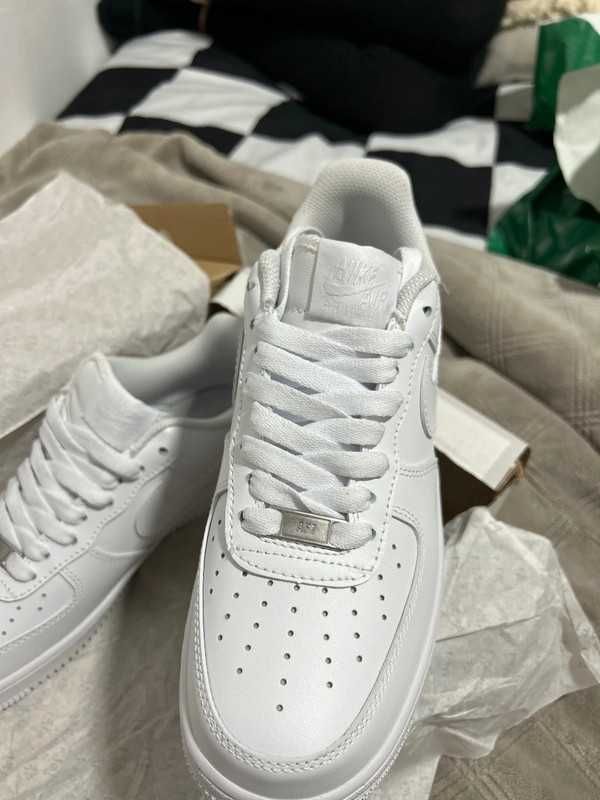 Białe tenisówki Nike Air Force 1