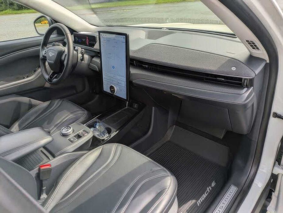 Ford Mustang Mach-E Premium      2021