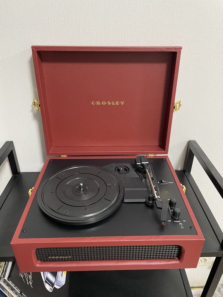 Вініловий програвач Crosley Voyager с Bluetooth