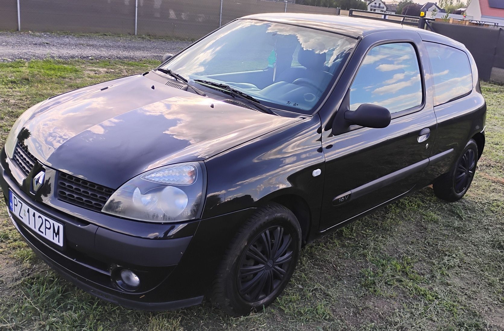 Renault Clio 2, ekonomiczny pojazd, zapraszam do kontaktu