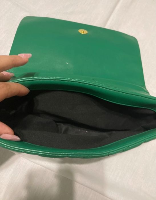 Przepiekna zielona torebka na ramię