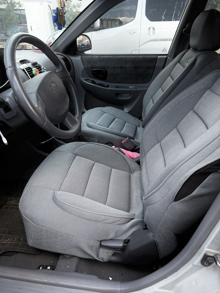 Hyundai accent 2005 року