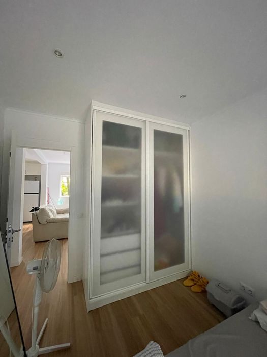 Quarto pra arrendar na encarnaçao ( lisboa) ao pé do metro .