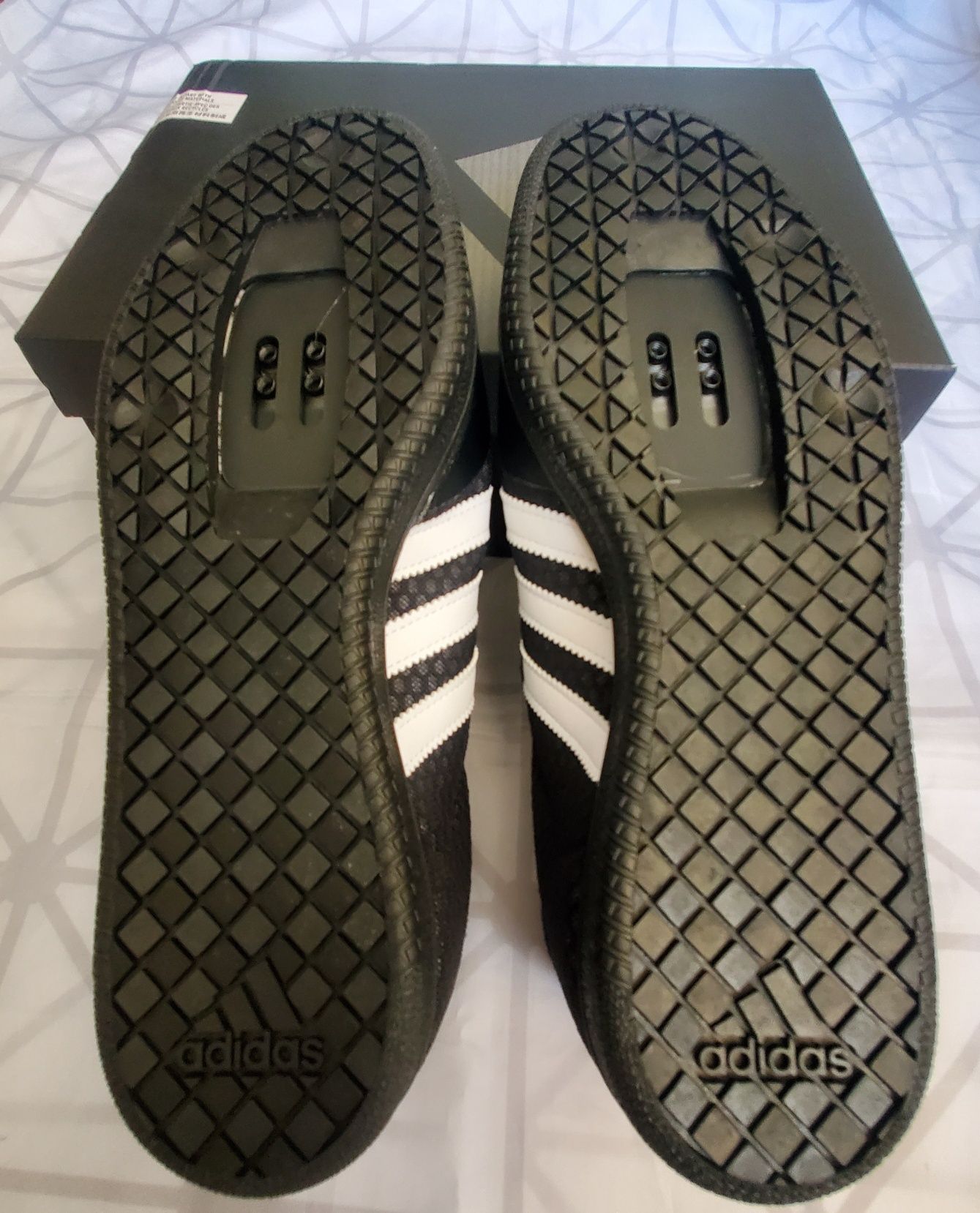 Кросівки Adidas velosamba для велоспорту.