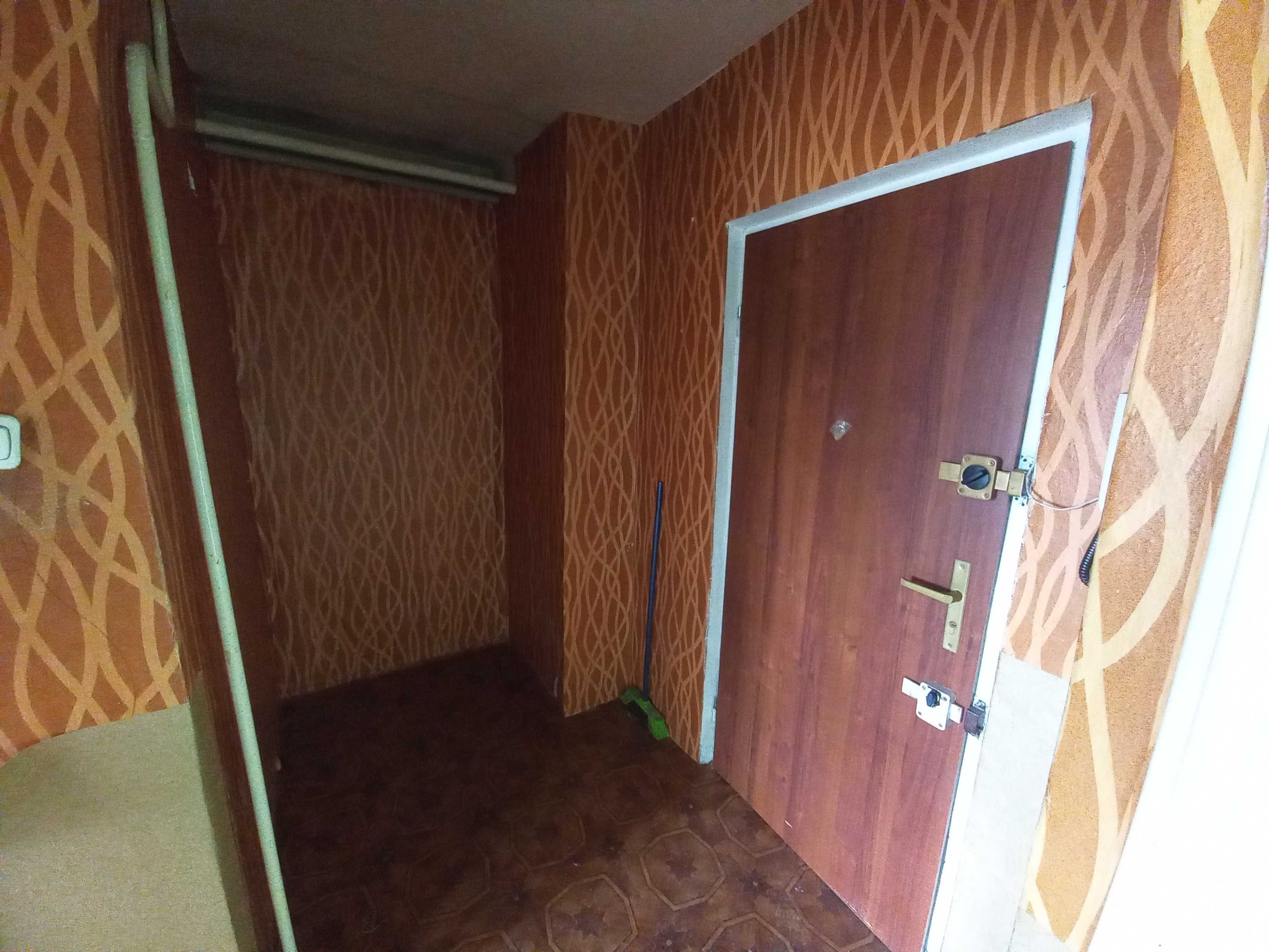 Kawalerka z balkonem - loggia, bezpośrednio, 28,07 m2, do remontu