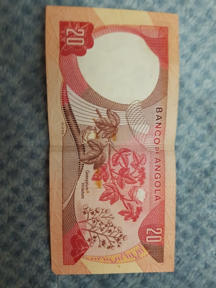 notas do banco de Angola