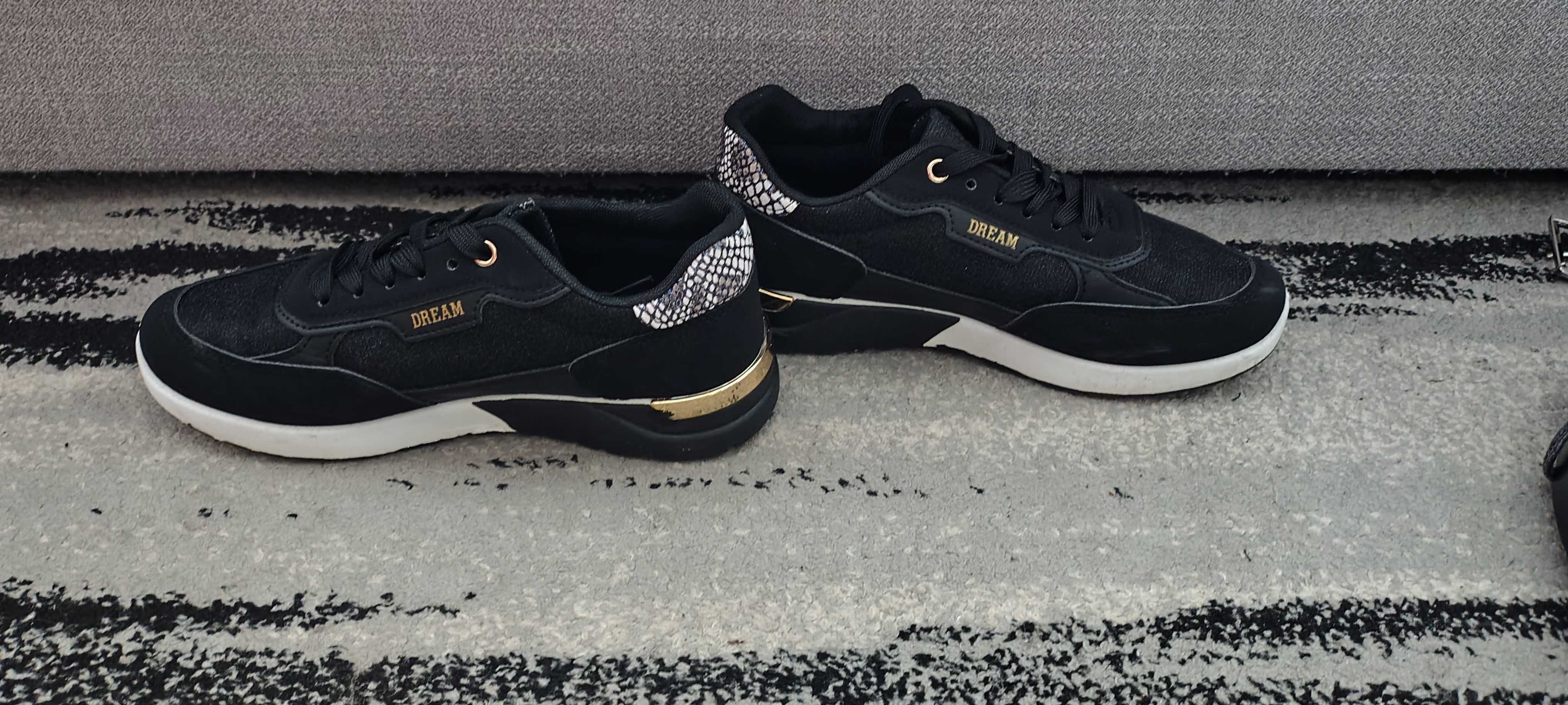 Sneakersy czarne