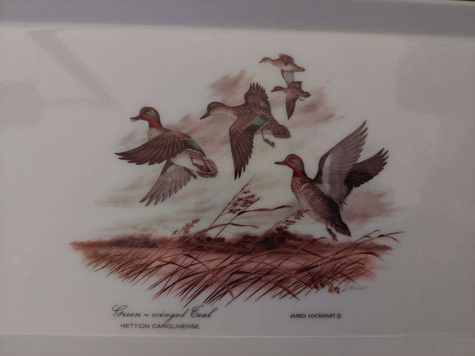 Par de bandejas vtg da Mebel com tema de James Lockhart