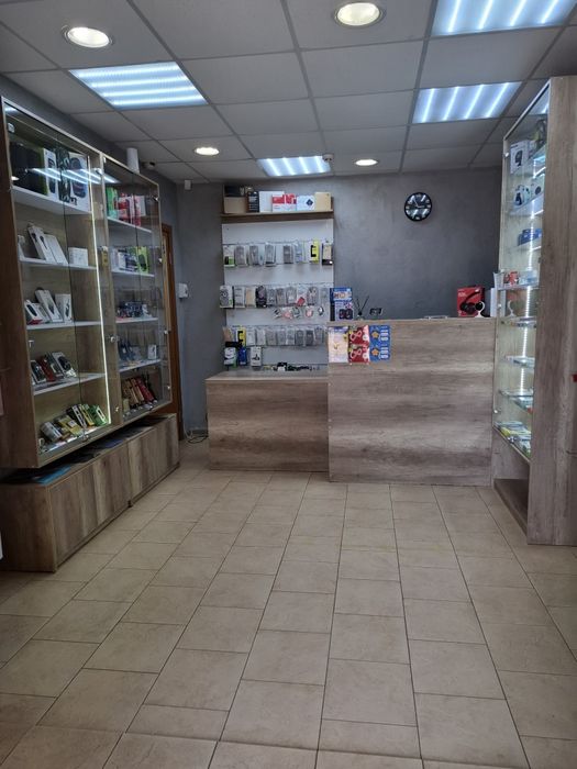 Продам приміщення на 5 Зарічному, Бродвей